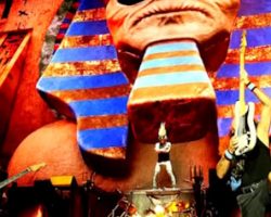 BRUCE DICKINSON Says IRON MAIDEN Has No Interest In Playing Las Vegas Sphere: 'The Band Would Be Very Uncomfortable With The Idea'