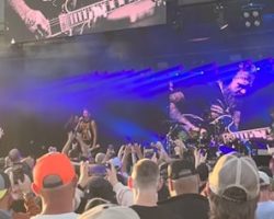 Watch: MASTODON Pays Tribute To BRENT HINDS At First Concert After Guitarist's Tragic Death