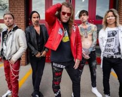 FOZZY Surprise Releases Cover Of OZZY OSBOURNE's 'Crazy Train'
