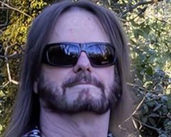 GARY HOLT On KIRK HAMMETT: 'For All Intents And Purposes, He Is One Of The Founders Of Thrash Metal'
