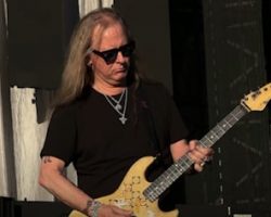 JERRY CANTRELL On ALICE IN CHAINS: 'We Planned On Doing Much More This Year, But It Just Didn't Work Out'