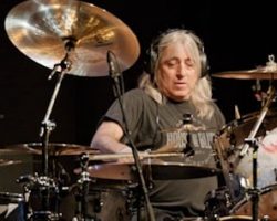 MIKKEY DEE: LEMMY Was 'Probably The Most Intelligent Guy' I Have Known