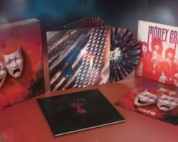 MÖTLEY CRÜE Celebrates 40 Years Of 'Theatre Of Pain' With New Deluxe Box Set From BMG