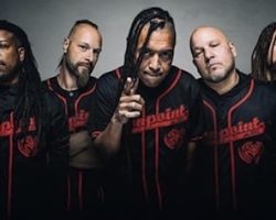 ROBB RIVERA Says 'It's Time' For NONPOINT To Release A New Full-Length Album: 'We've Got 16, 17 Songs'