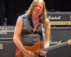 WINGER And WHITESNAKE Guitarist REB BEACH To Try His Hand At Stand-Up Comedy At 'Punchlines & Backlines Comedy Show'