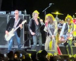 Watch: STEVEN TYLER Joins AEROSMITH Bandmates JOE PERRY And BRAD WHITFORD On Stage At Hollywood Bowl