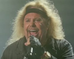 MÖTLEY CRÜE's VINCE NEIL Reveals He Suffered Stroke Last Christmas