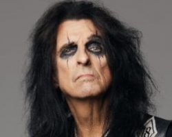 ALICE COOPER Pays Tribute To 'Good Friend' ACE FREHLEY: 'He Always Brought It Every Night'
