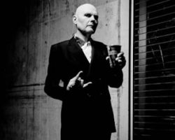 THE SMASHING PUMPKINS And EREWHON Team Up For A New Smoothie: 'OG Goth'