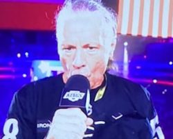 Watch: IRON MAIDEN's BRUCE DICKINSON Sings U.S. National Anthem At LOS ANGELES KINGS' Home Opener