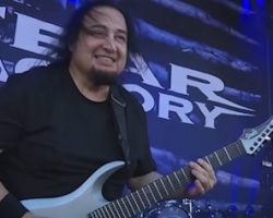 FEAR FACTORY's DINO CAZARES: 'We Definitely Influenced A Lot Of Bands Like STATIC-X And Many Other Bands After That'