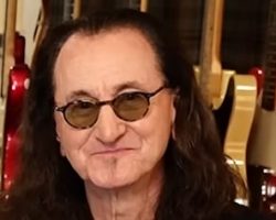 GEDDY LEE Says ANIKA NILLES 'Didn't Grow Up As A RUSH Fan': 'She's An Incredibly Hard Worker And 'She's Got Great Technical Facility'