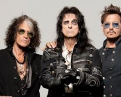 ALICE COOPER: 'We Put The HOLLYWOOD VAMPIRES Together To Be A Bar Band'