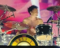 SLASH On New GUNS N' ROSES Drummer ISAAC CARPENTER: 'From The First Day That He Came In To Audition, He's Just Been Amazing'