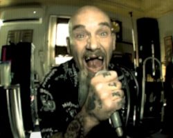 OTTTO, Featuring Son Of METALLICA's ROBERT TRUJILLO, Taps NICK OLIVERI For 'Sweaty Pool' Single
