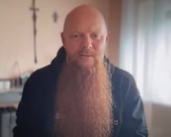MARC 'PORTER' MCKNIGHT: ATREYU 'Intentionally Didn't Listen To' Any Music From 'Last 10 Years' While Writing Latest Single 'Dead'