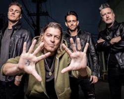 PUDDLE OF MUDD's WES SCANTLIN Pays Tribute To LAYNE STALEY, CHESTER BENNINGTON And CHRIS CORNELL In 'Firefly' Song