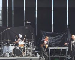 Watch: LAMB OF GOD's RANDY BLYTHE Joins LACUNA COIL On Stage At AFTERSHOCK Festival