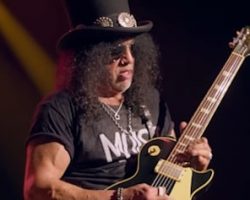 SLASH Explains Why He Is 'Trepidatious' About Playing Sphere In Las Vegas With GUNS N' ROSES