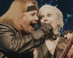 JOHN 5 Says VINCE NEIL Was 'The Real Magic' Of MÖTLEY CRÜE's Las Vegas Residency: 'He Did Such A Great Job'