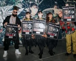 FIVE FINGER DEATH PUNCH And BABYMETAL Celebrate Making Radio History With 'The End'