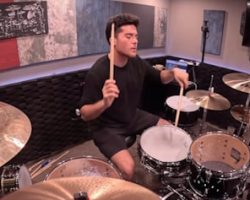 SEPULTURA's GREYSON NEKRUTMAN Shares Playthrough Video Of 'Roots' And 'Chaos A.D.' Song Medleys