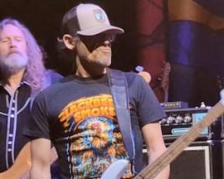 Watch: Ex-METALLICA Bassist JASON NEWSTED Performs BLACK SABBATH's 'Children Of The Grave' With BLACKBERRY SMOKE