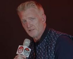 JOSH HOMME Is 'Thankful' For His Health Struggles During Making Of QUEENS OF THE STONE AGE's 'Alive In The Catacombs'