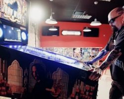 SLAYER's KERRY KING Talks Pinball Machines: 'The Music Ones Are Special To Me'