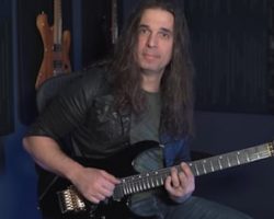 KIKO LOUREIRO's Advice To Young Guitarists: 'You Have To Understand The Music Industry'