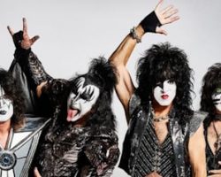 It's Official: ERIC SINGER To Perform With GENE SIMMONS, PAUL STANLEY And TOMMY THAYER At 'KISS Kruise: Landlocked In Vegas'