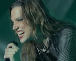 HALESTORM's LZZY HALE On Her Singing Style: 'It Sounds Like I'm Gargling Razor Blades, But I'm Not'