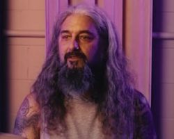 MIKE PORTNOY Says Playing MIKE MANGINI-Era DREAM THEATER Songs 'Has Been A Lot Of Fun'