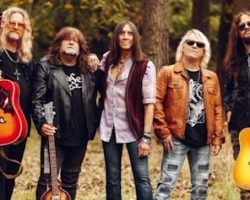 TESLA's Upcoming Covers Project To Include Versions Of SUPERTRAMP, THE TEMPTATIONS, CLIMAX BLUES BAND Classics